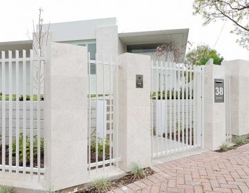 white-horizontal-slat-gate-adelaide-fence-centre