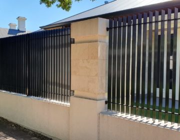 adelaide-fence-centre-vertical-blade-tube-fence-st-peters-7
