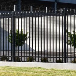 Should I Buy Aluminium or Steel Fencing?